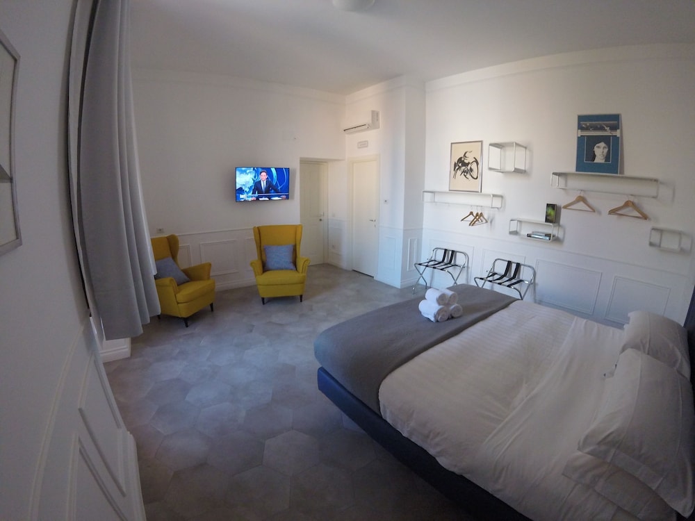 Deluxe Quadruple Room photo 2