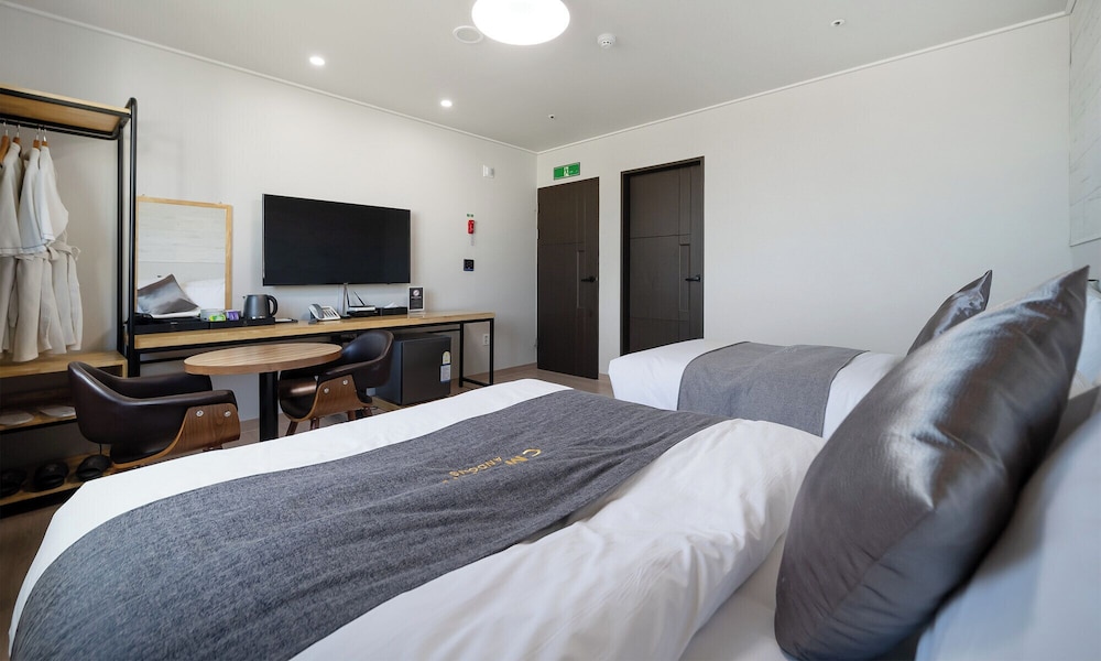 [First Served Deal] Superior Family Twin Room - Photo 15
