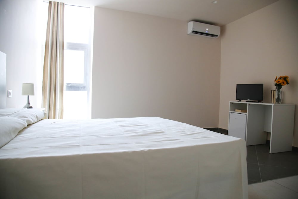 Deluxe Suite photo 2