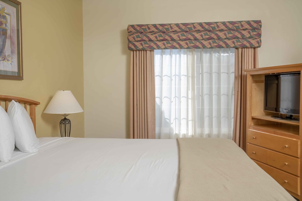 Room, 2 Bedrooms, 2 Bathrooms