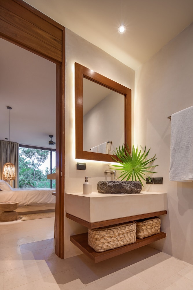 Deluxe Double Room, 1 King Bed, Terrace - Photo 3