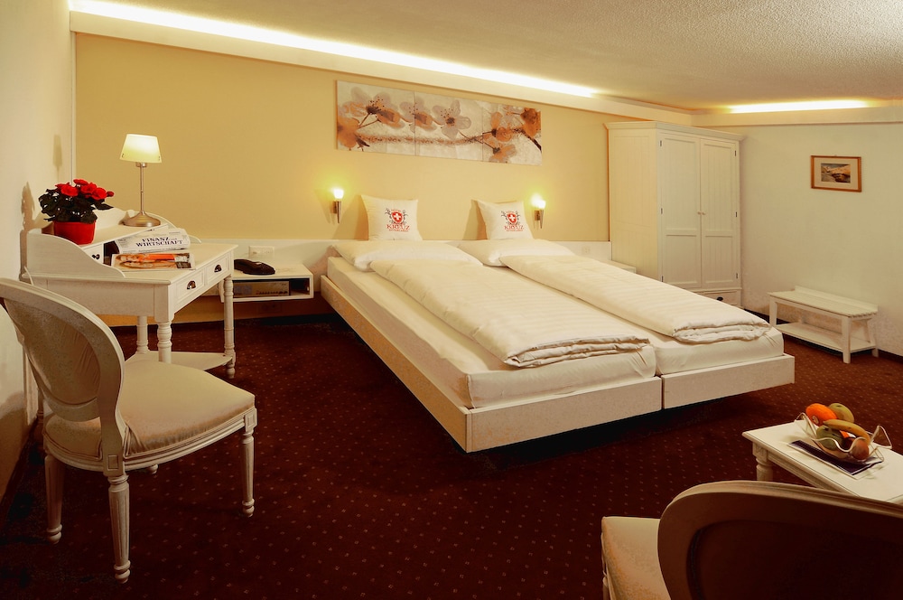 Standard Double or Twin Room - Photo 2