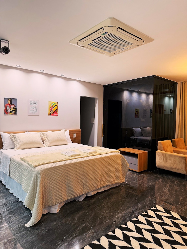 Presidential Suite, Pool View