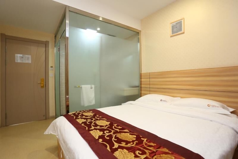 Queen Room – Non Smoking,Eco Plan (Stairs Only,Second Or Third Floor)