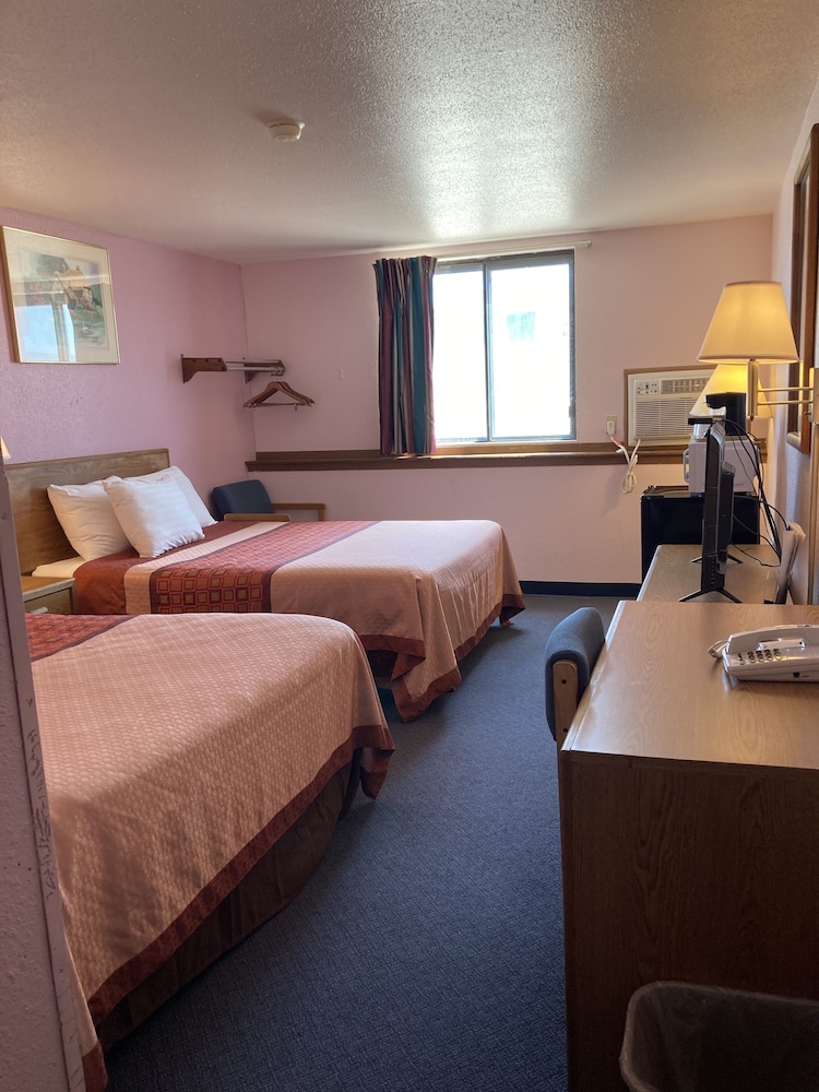 Luxury Single Room, 2 Queen Beds, Non Smoking, Garden View photo 1