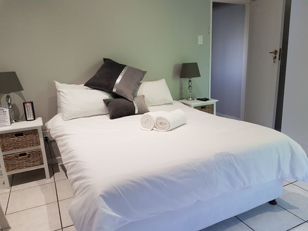 Honeymoon Room (5) photo 3