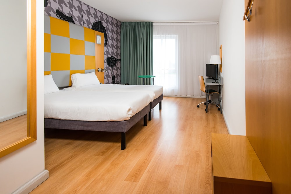 Room, 2 Twin Beds (The Duet) - Photo 4