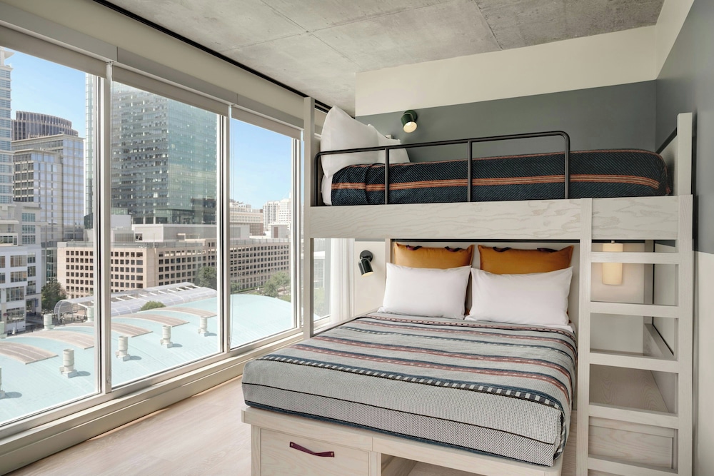 Room, 2 Queen Beds, City View