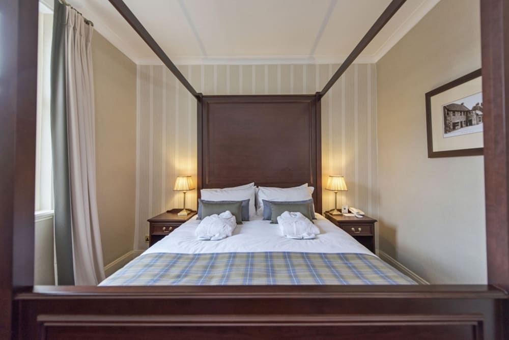 Four Poster Room photo 1
