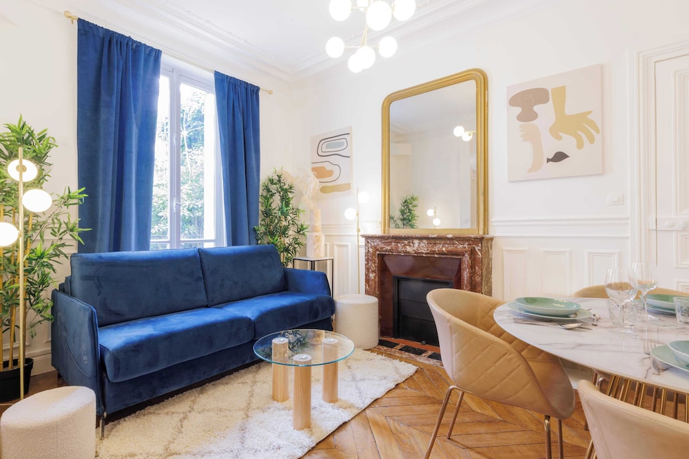 Junior Apartment