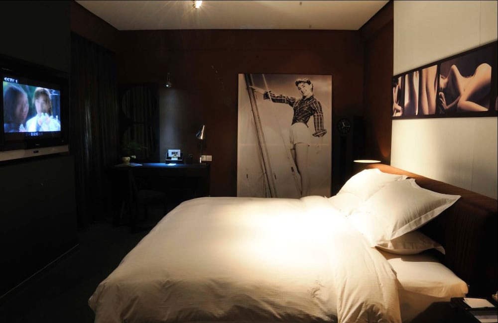 Romantic Room (Mainland Chinese Citizen Only)