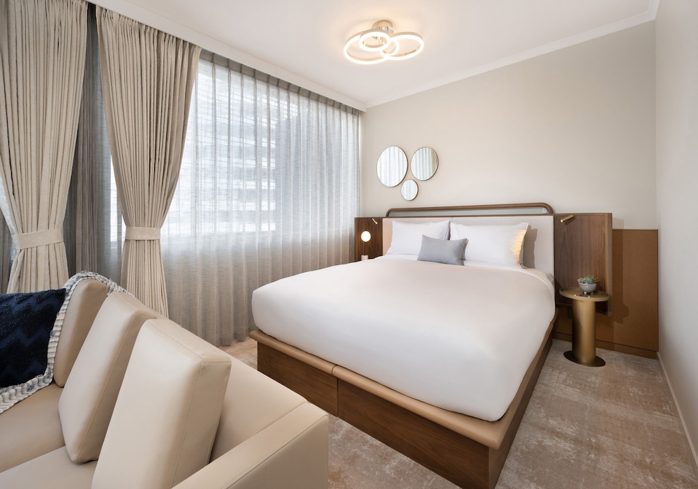 Suite (Weekly Housekeeping) photo 3