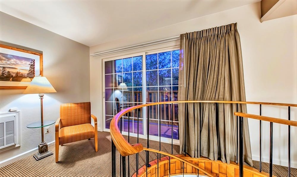 Townhouse - Photo 13