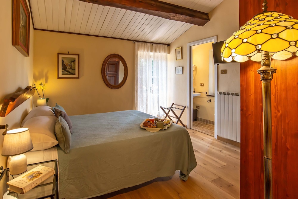 Villa photo 2