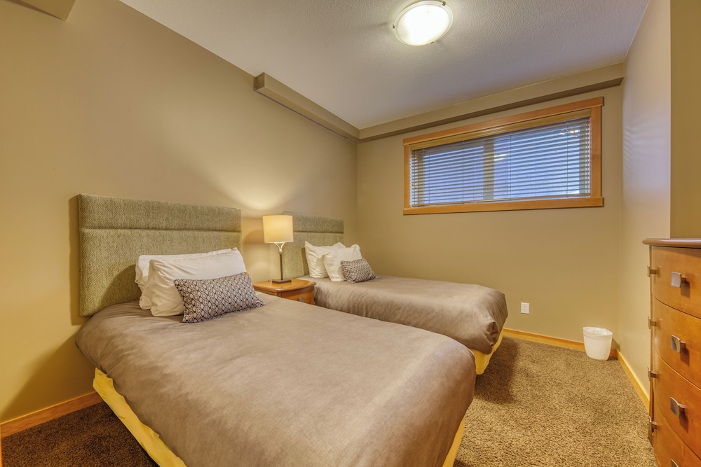 Deluxe Townhome photo 1