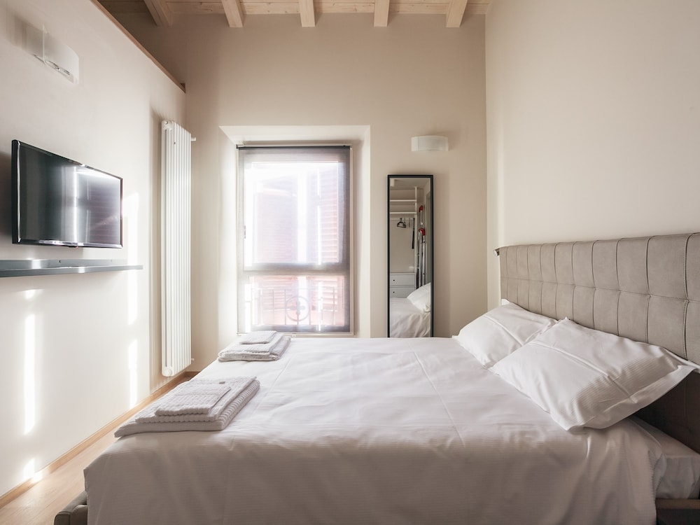 Apartment, Ensuite, City View (Deluxe)