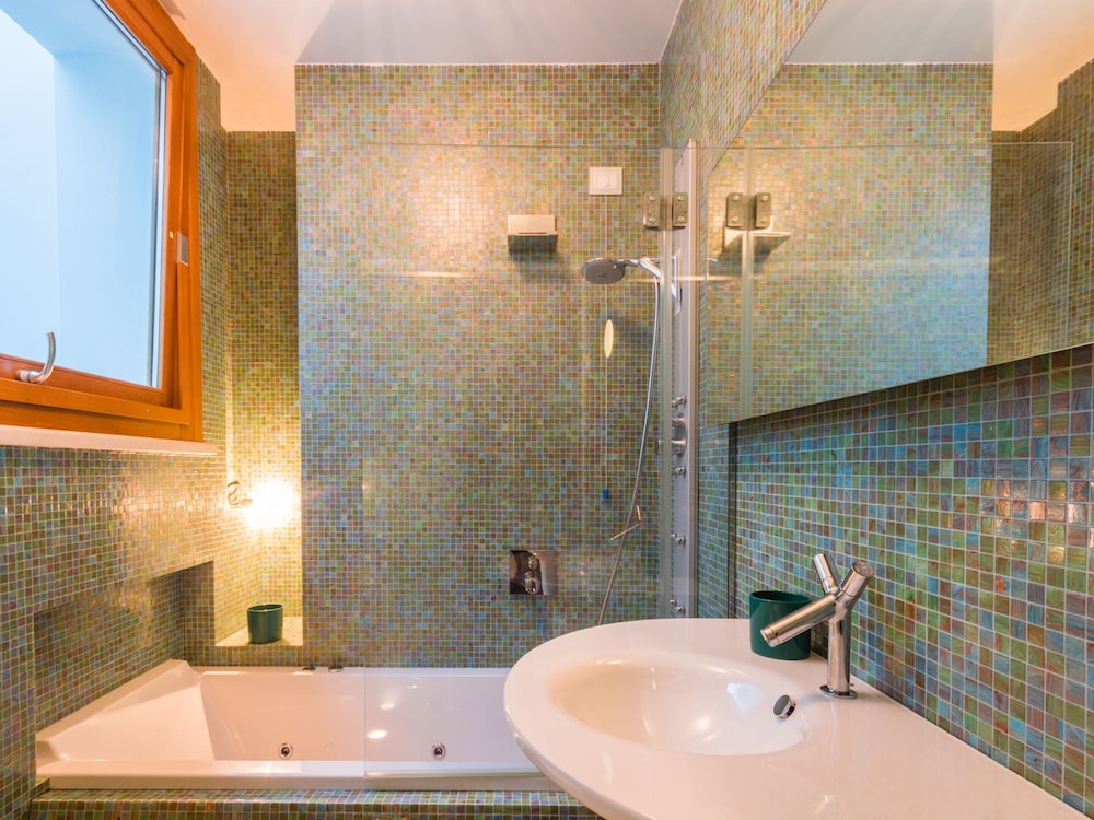 Villa photo 2