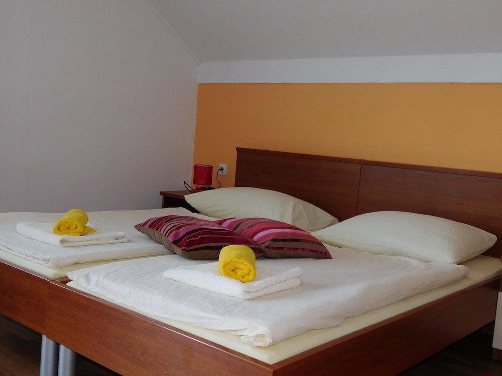 Standard Triple Room, Balcony, Garden View photo 1