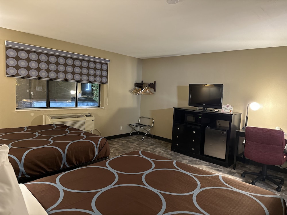 Studio Suite, 2 Queen Beds, Non Smoking - Photo 3