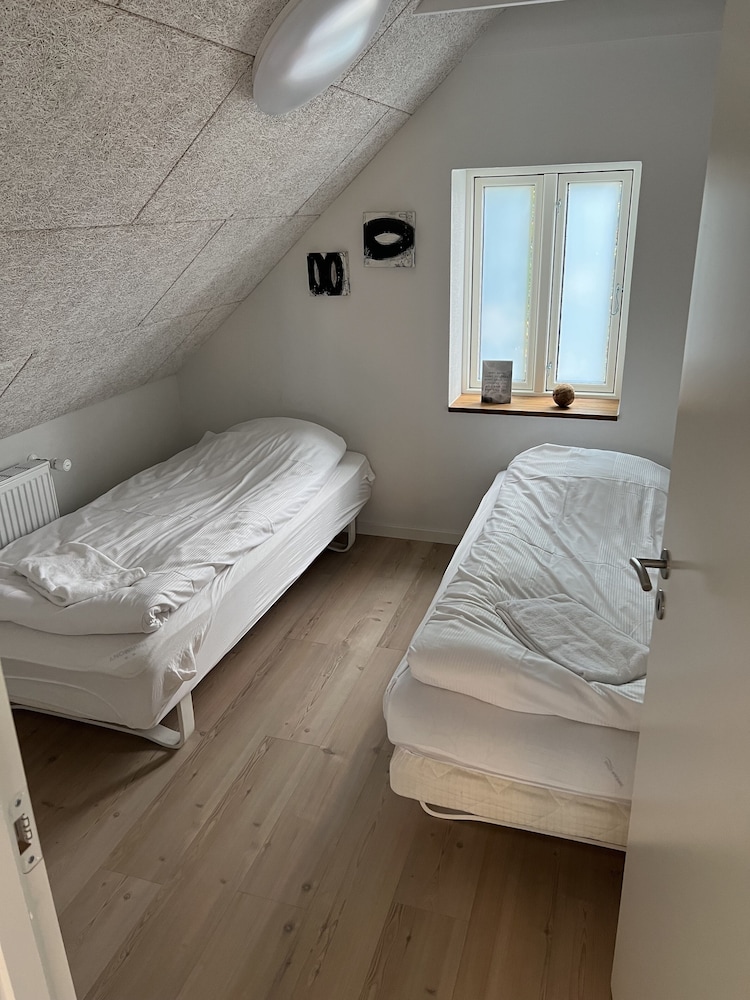Basic Apartment photo 2