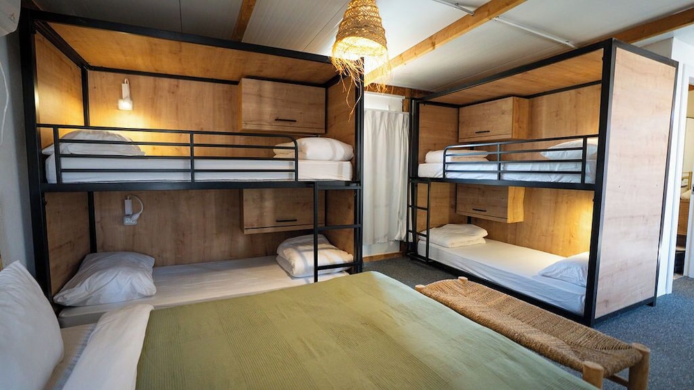 Family Studio Suite, Desert View