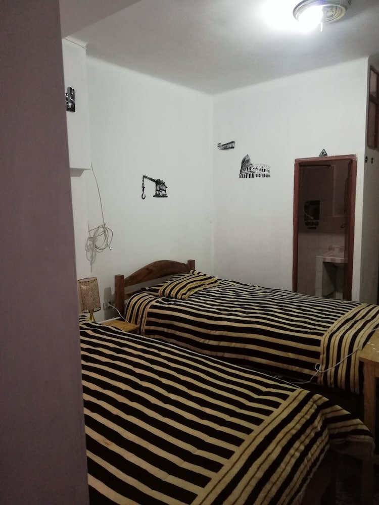 Basic Double Room, 2 Twin Beds, Non Smoking, Private Bathroom photo 1