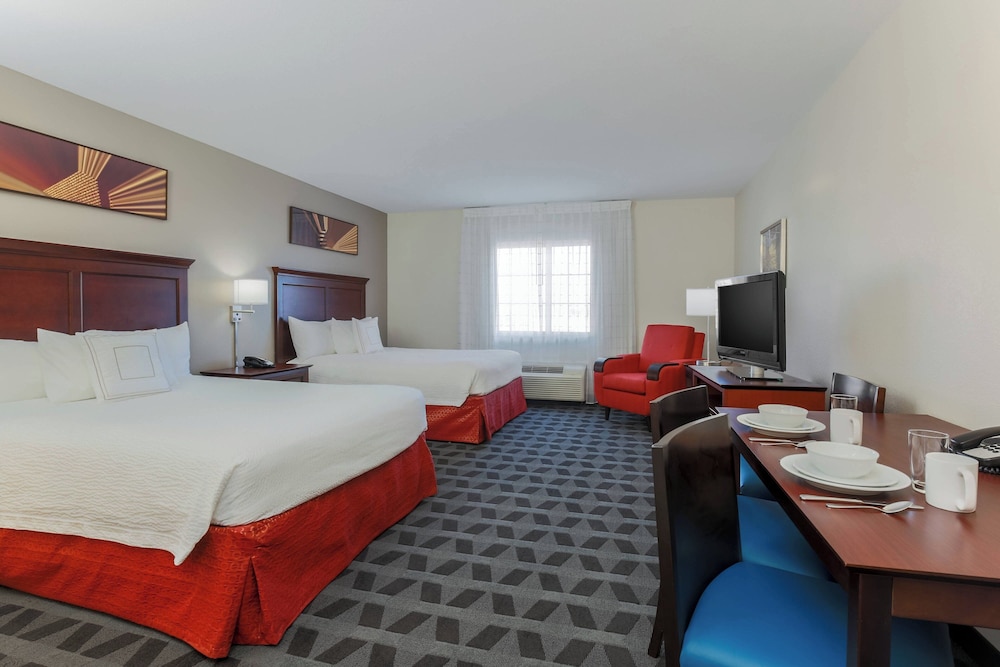 Studio, 2 Queen Beds (Hearing Accessible)