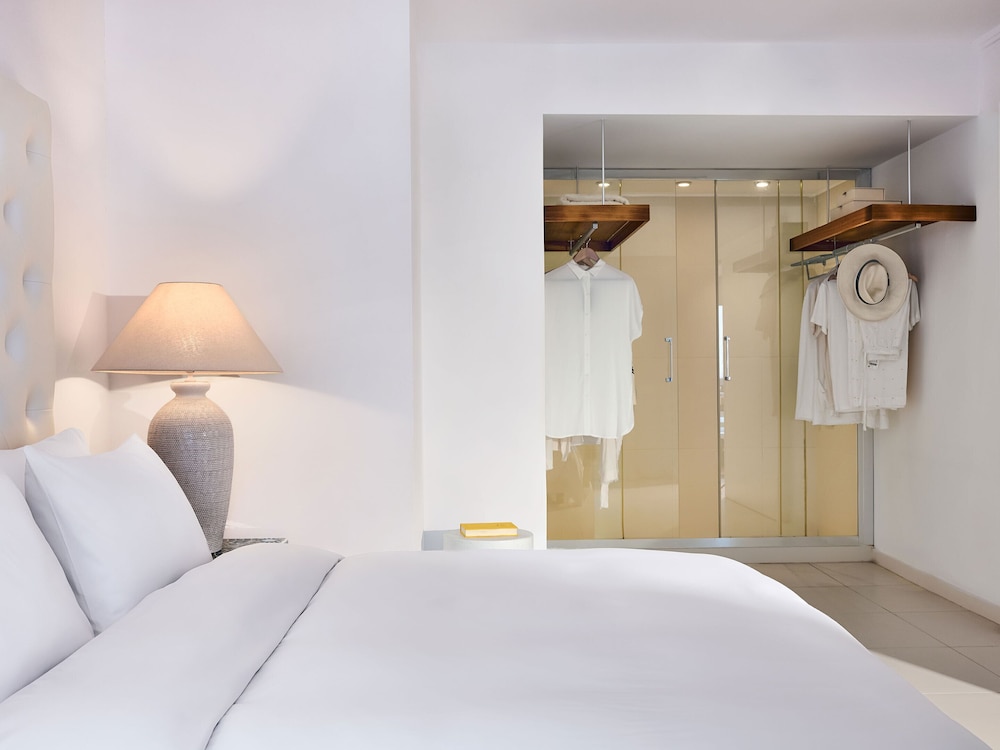 White Suite Sea View photo 2
