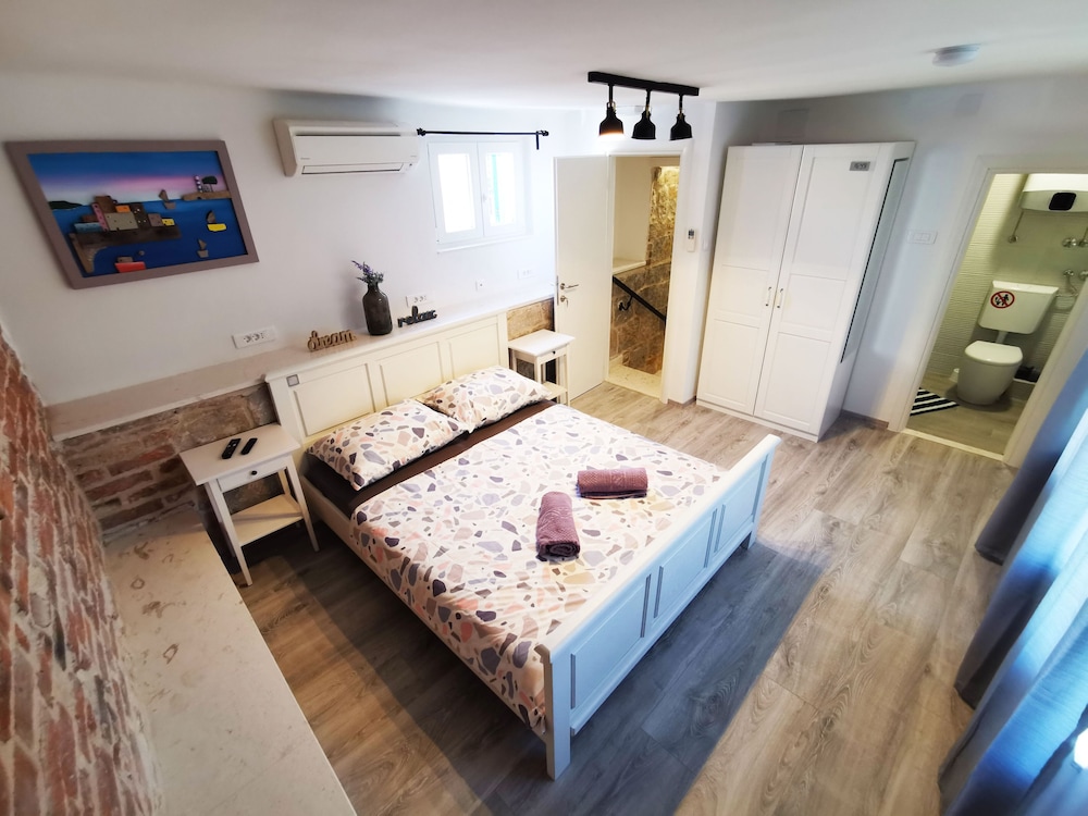 City Villa, 3 Bedrooms, Kitchen - Photo 36