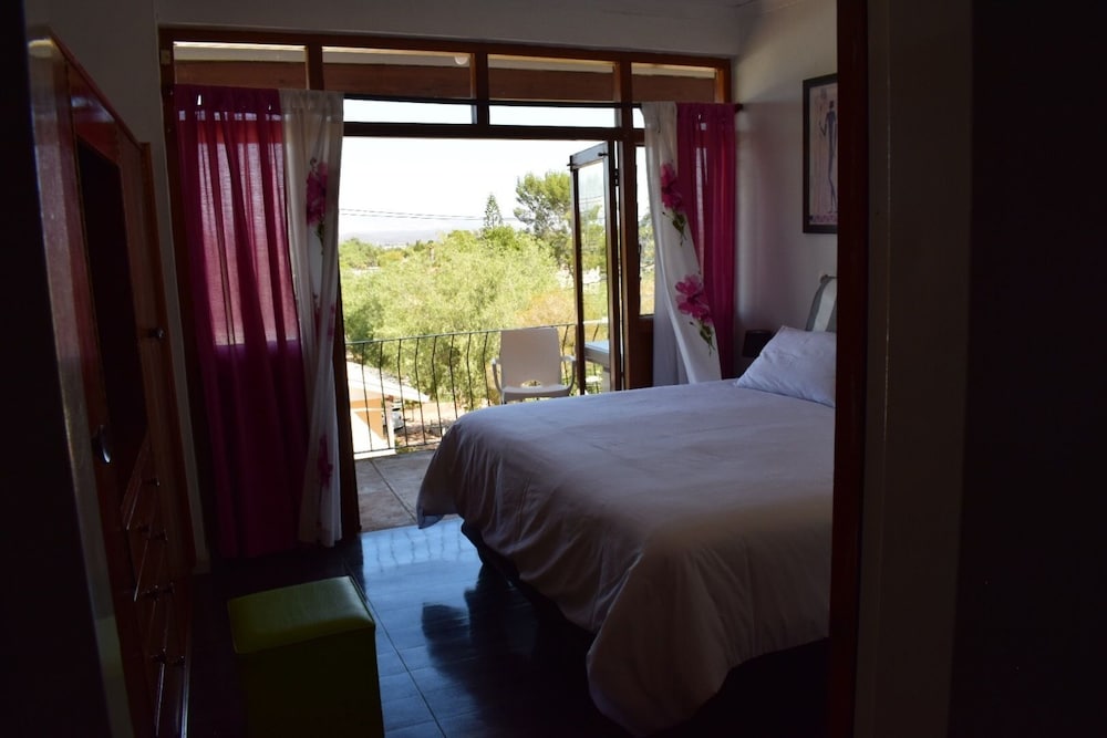 Standard House, Multiple Bedrooms, Non Smoking, Mountain View photo 2