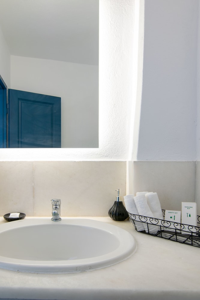 Junior Suite, Terrace, Sea View - Photo 4