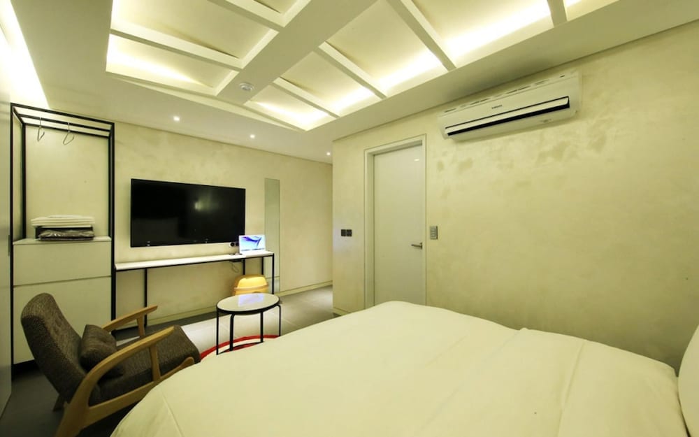Room (Semi-special room)