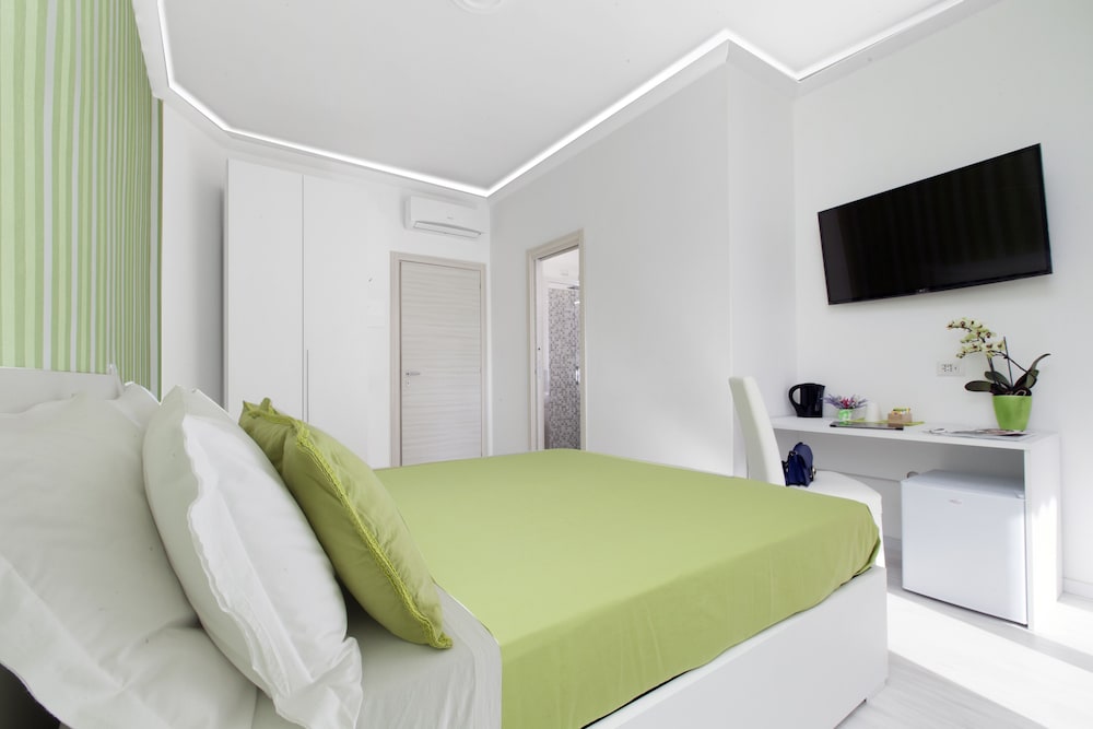 Deluxe Townhome photo 3