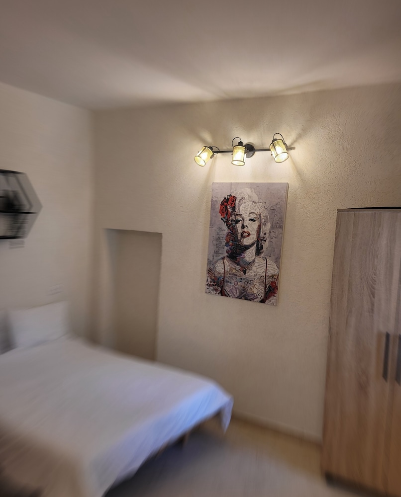 City Studio, 1 Double Bed, Refrigerator & Microwave, Ground Floor photo 1