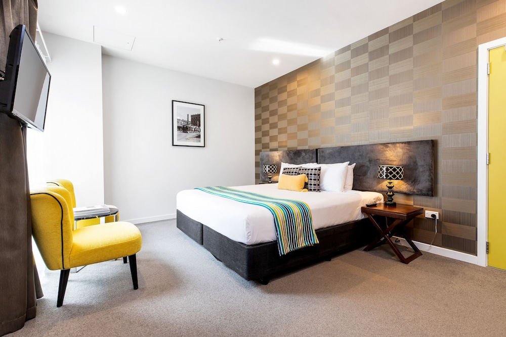 Deluxe King Room - Photo 5