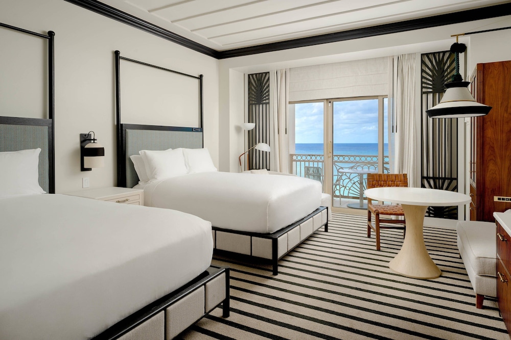 Club Room, 2 Queen Beds - Photo 1