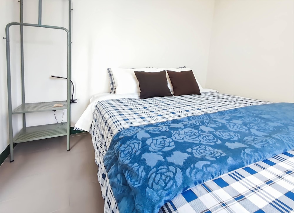 House, 2 Bedrooms, Balcony