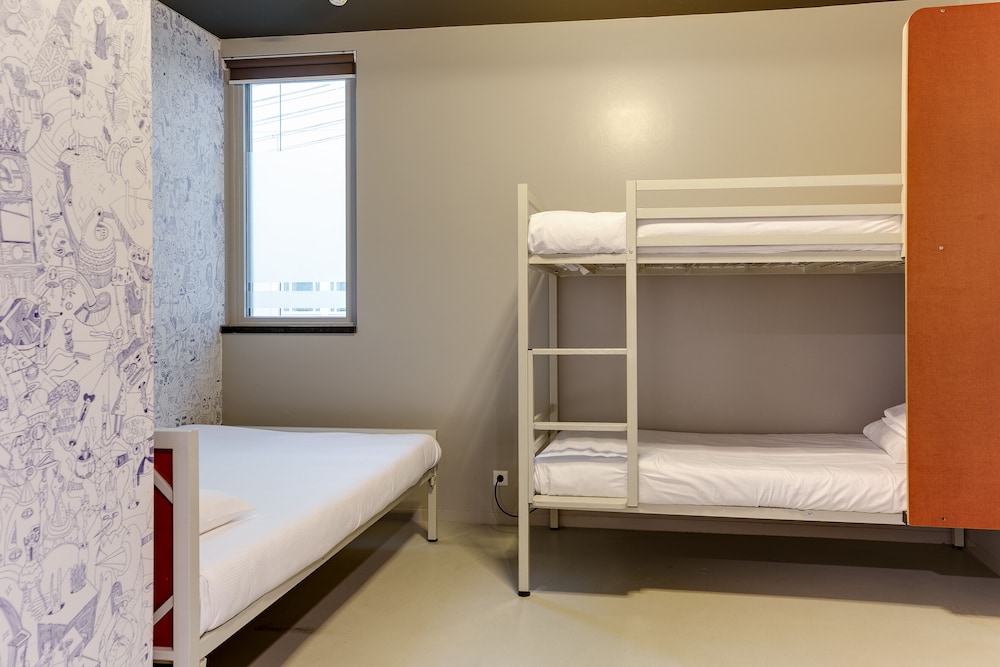 Room, Ensuite (4 Bed Double and Bunk) photo 3