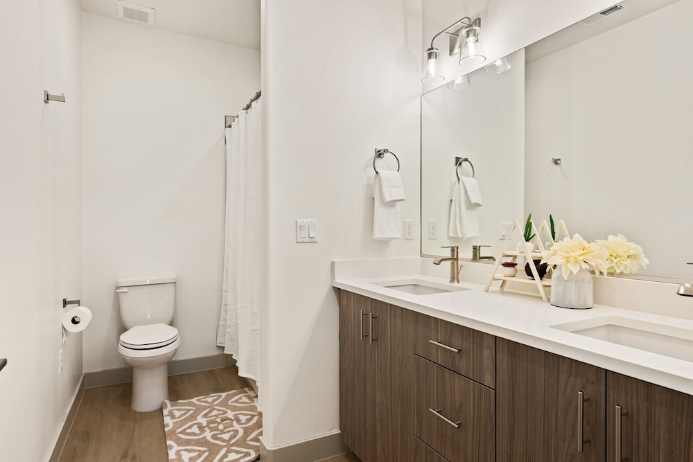 Townhome, 3 Bedrooms photo 2