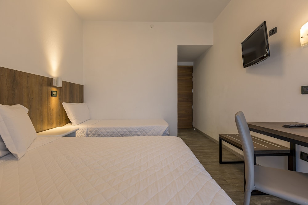 Triple Room, Sea View - Photo 2