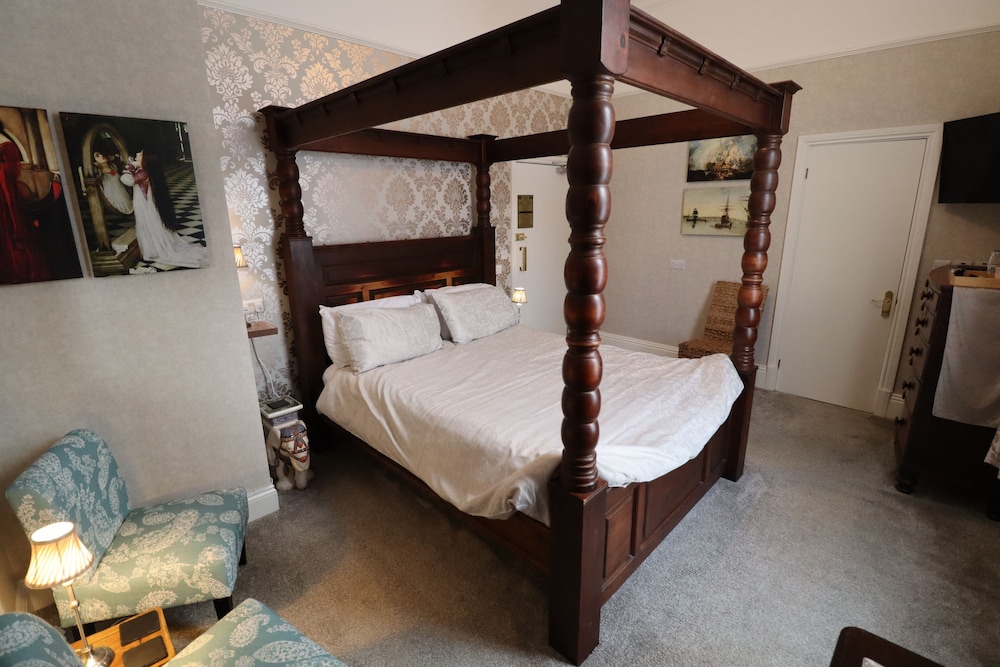Double Room (Four Poster Bedroom) photo 1