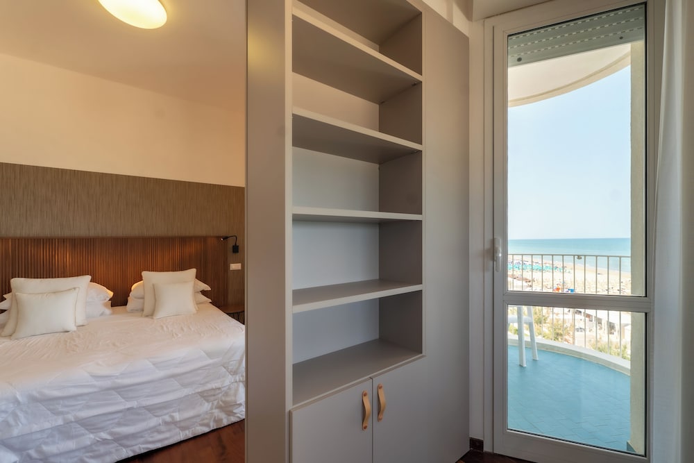 Junior Studio Suite, Balcony, Sea View photo 1