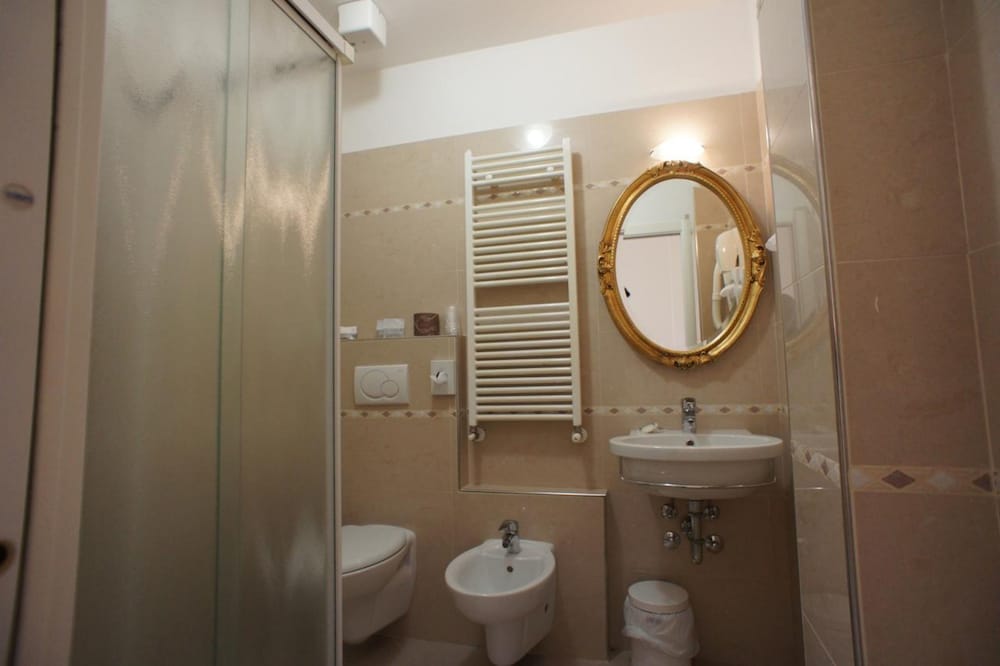 Double or Twin Room - Photo 2