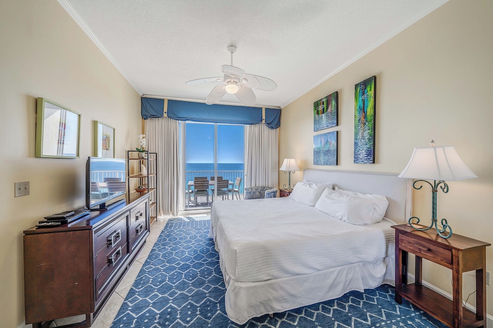 Condo (Tides 1401) photo 1