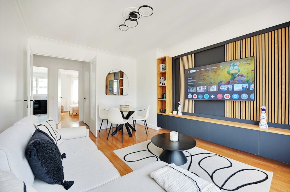Apartment photo 2