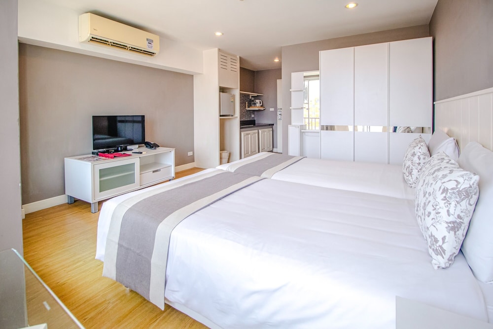Deluxe Twin Room photo 2