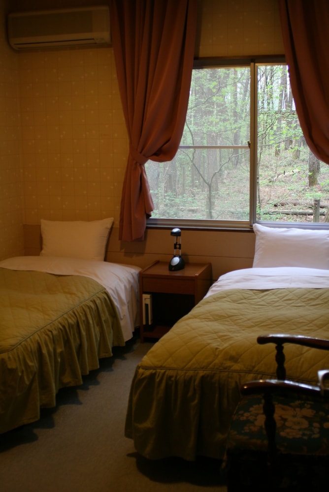 Standard Twin Room, Shared Bathroom photo 2