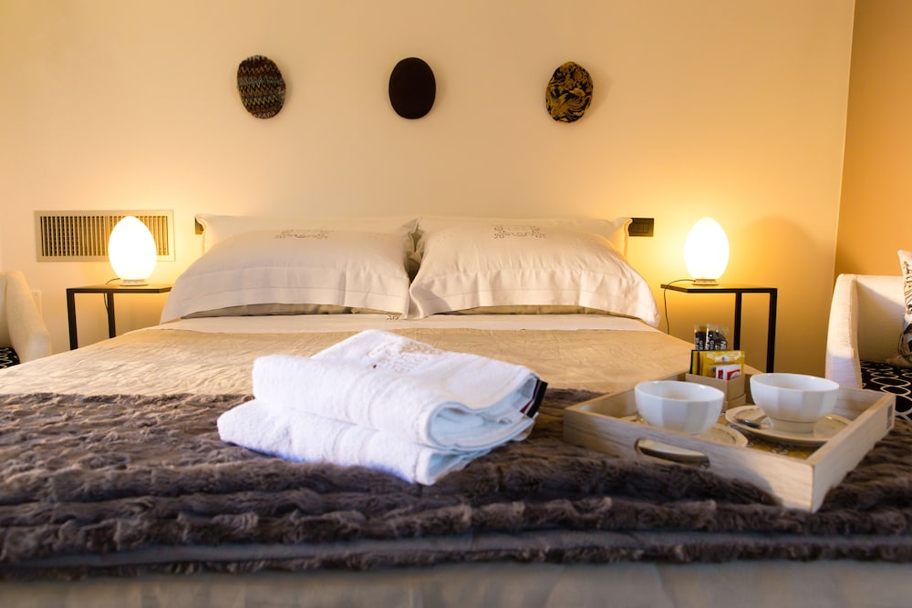 Royal Suite, 1 King Bed with Sofa bed, Resort View