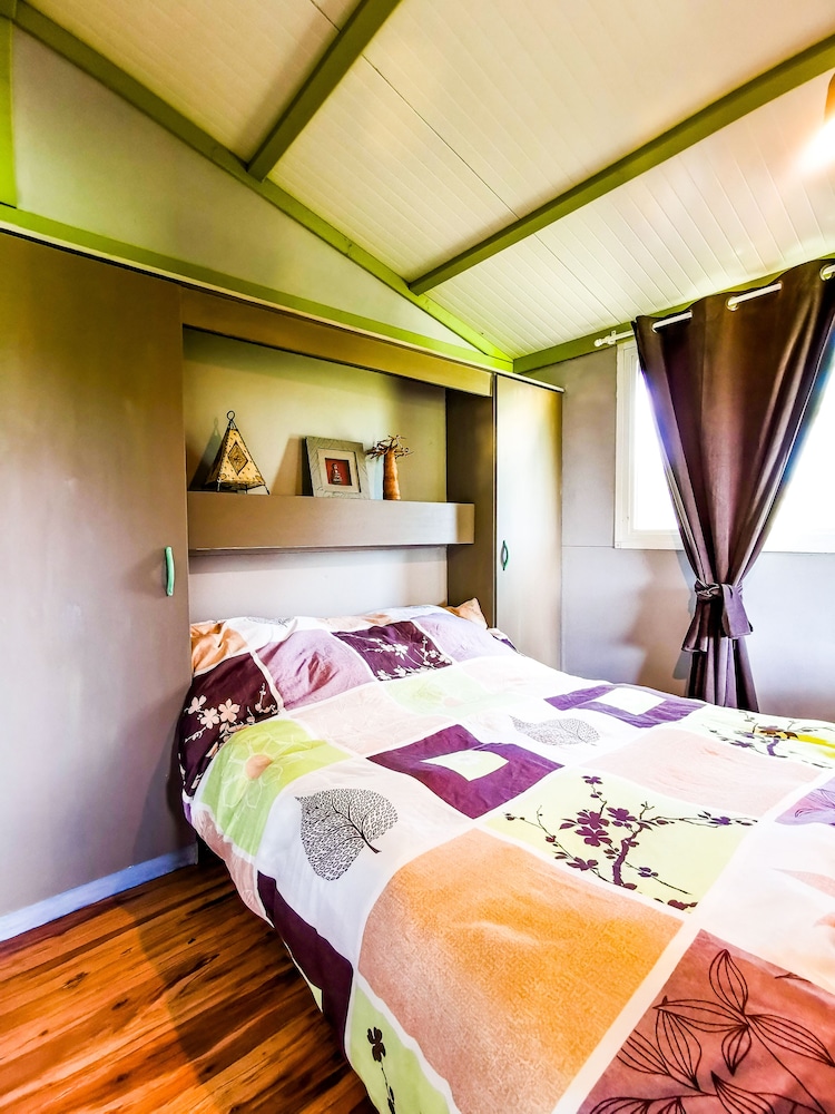 Red Cabin photo 1