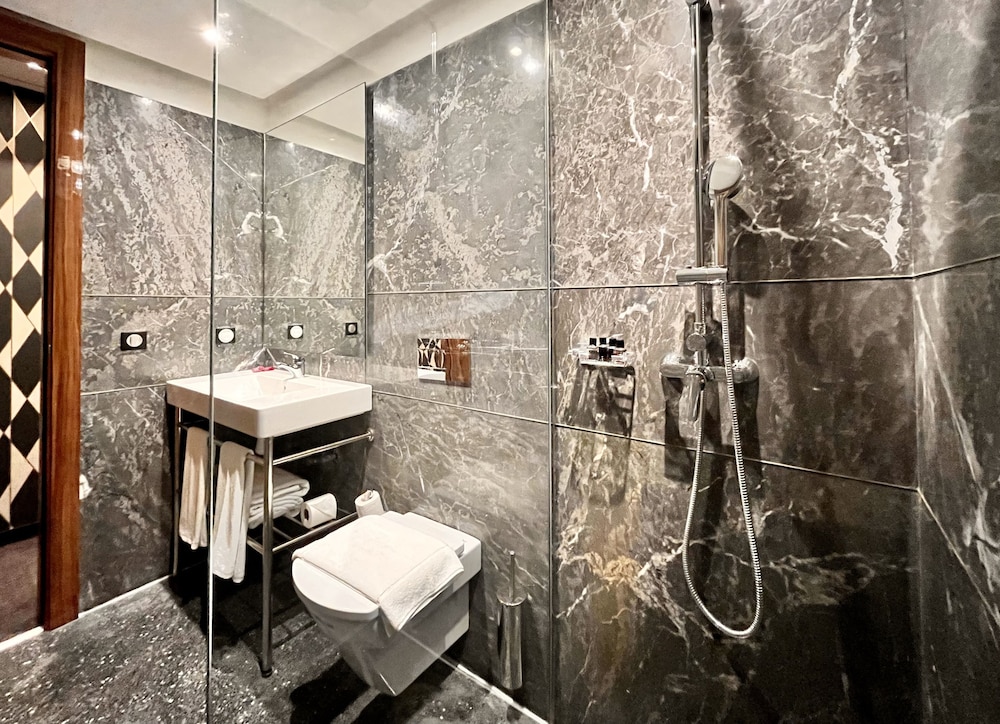 Deluxe Twin Room photo 2